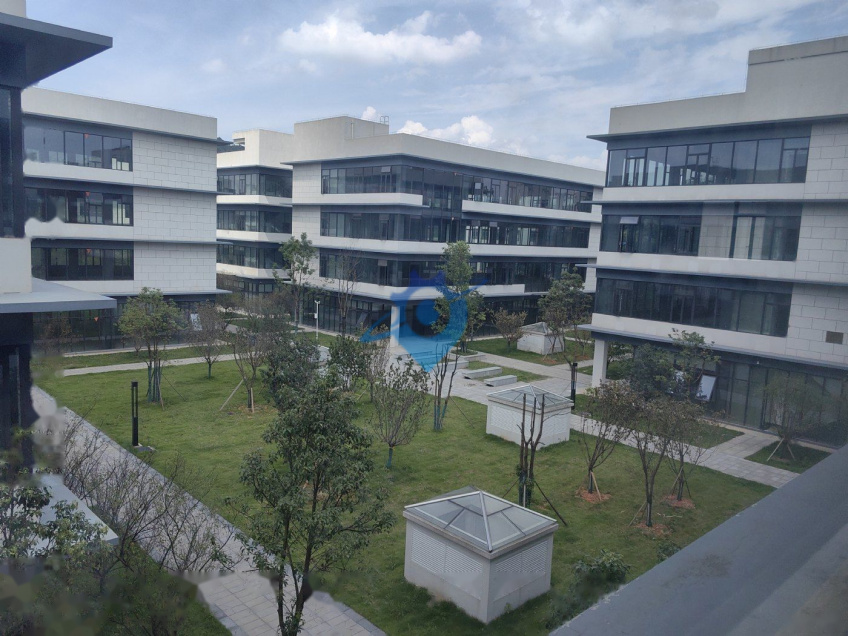 近中南大学地铁口，1000平花园独栋办公楼，带地下车位