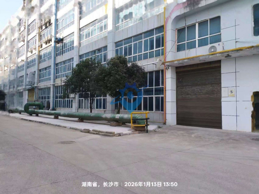 房东直租。宁乡金洲大道边，工业园一楼厂房出租。
