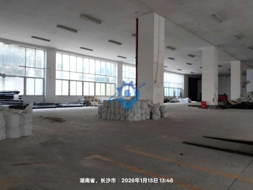 房东直租。宁乡金洲大道边，工业园一楼厂房出租。