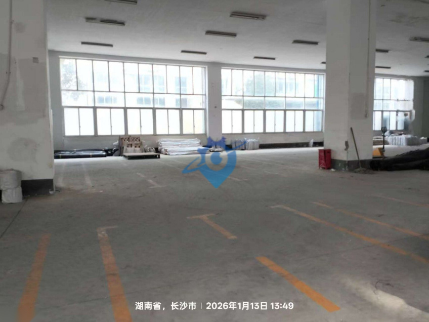 房东直租。宁乡金洲大道边，工业园一楼厂房出租。