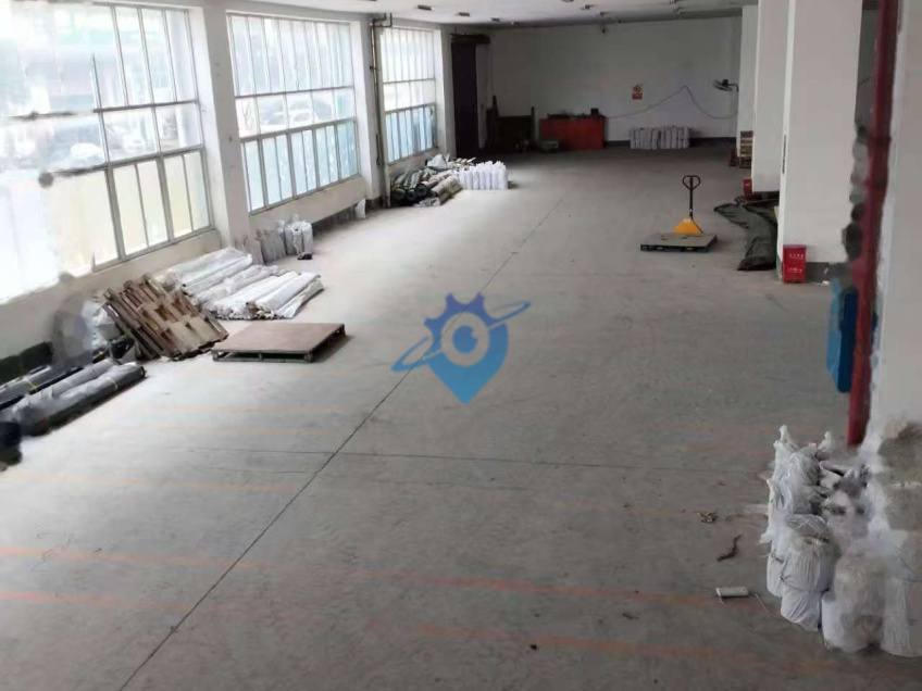 房东直租。宁乡金洲大道边，工业园一楼厂房出租。