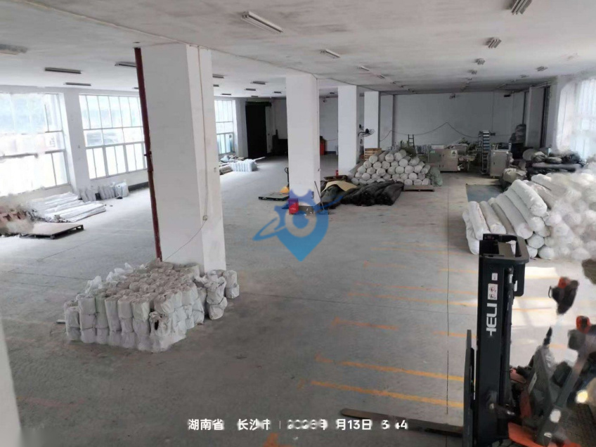 房东直租。宁乡金洲大道边，工业园一楼厂房出租。