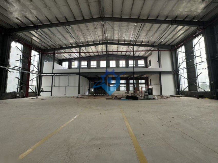 【房东直租】独栋标准厂房3500㎡ 内部无立柱！紧邻高速出入口
