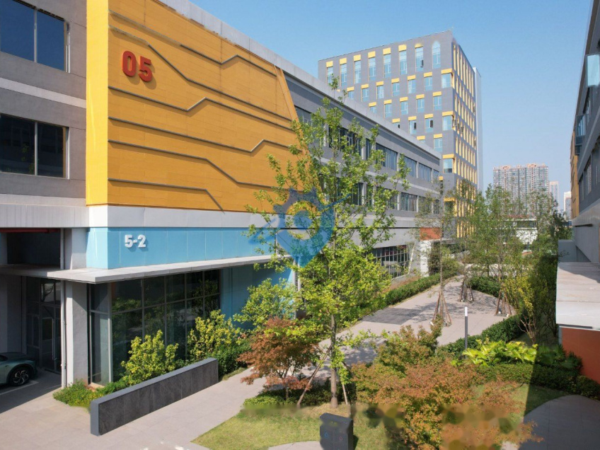 央企双拼独栋边户，约1800㎡，上下四层，品质现房即买即驻，投产快人一步